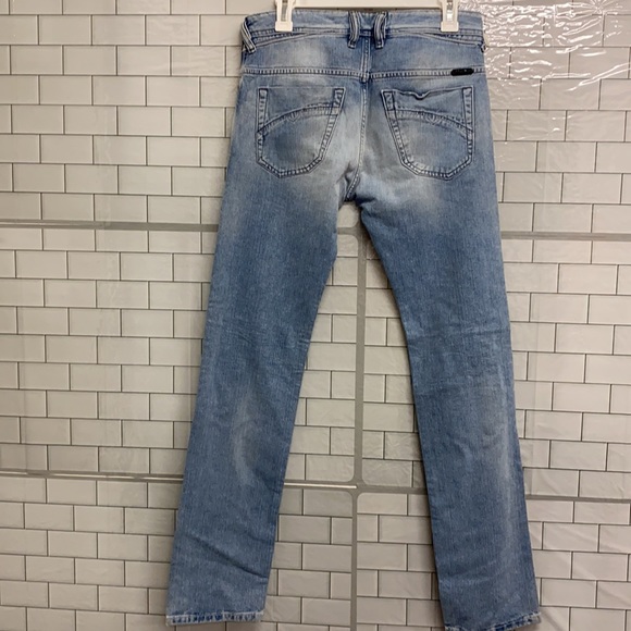 DIESEL IAKOP Stretch Regular Slim Tapered Jeans - Picture 9 of 16